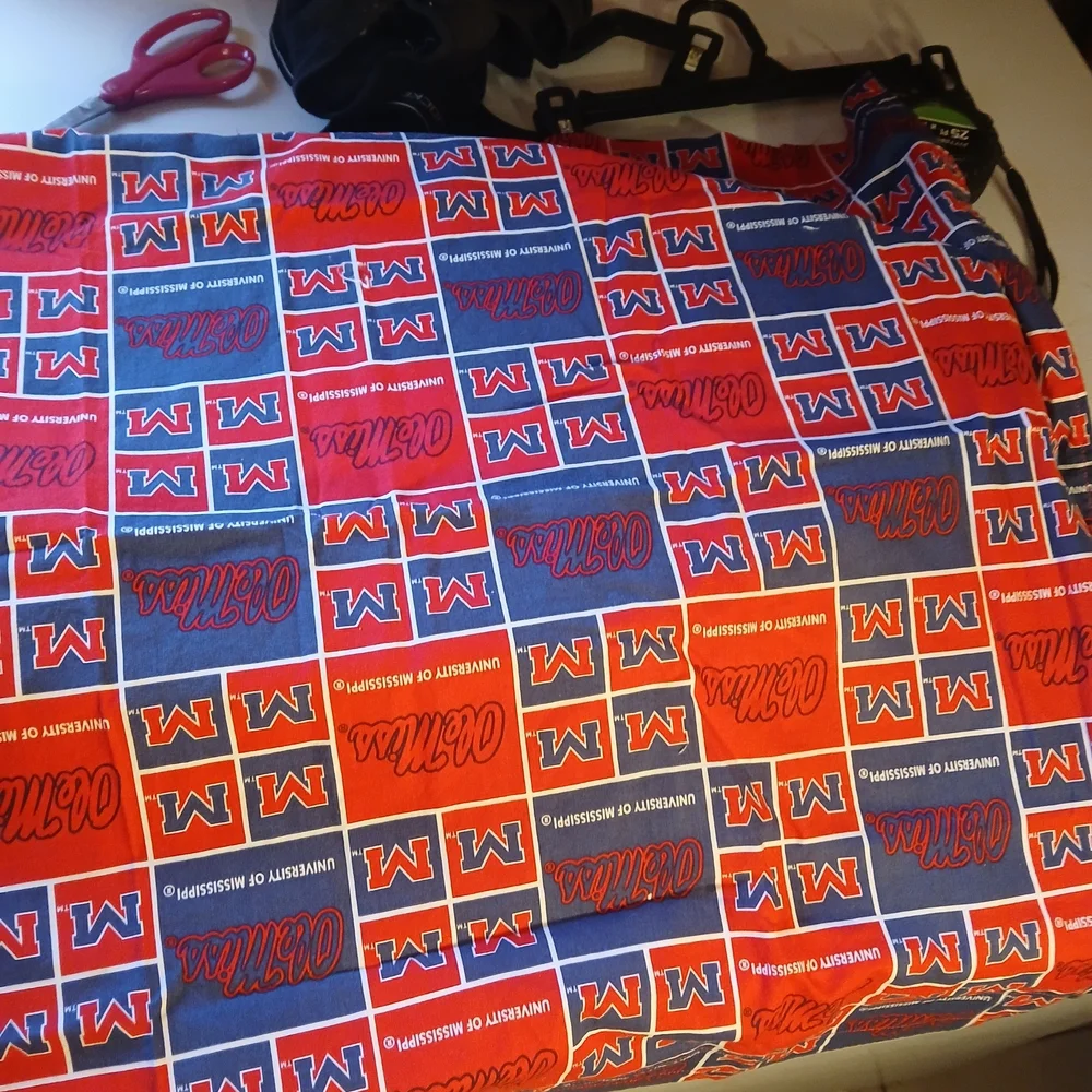 University Of Mississippi Ole Miss Red/blue Table Cloth 27x40
